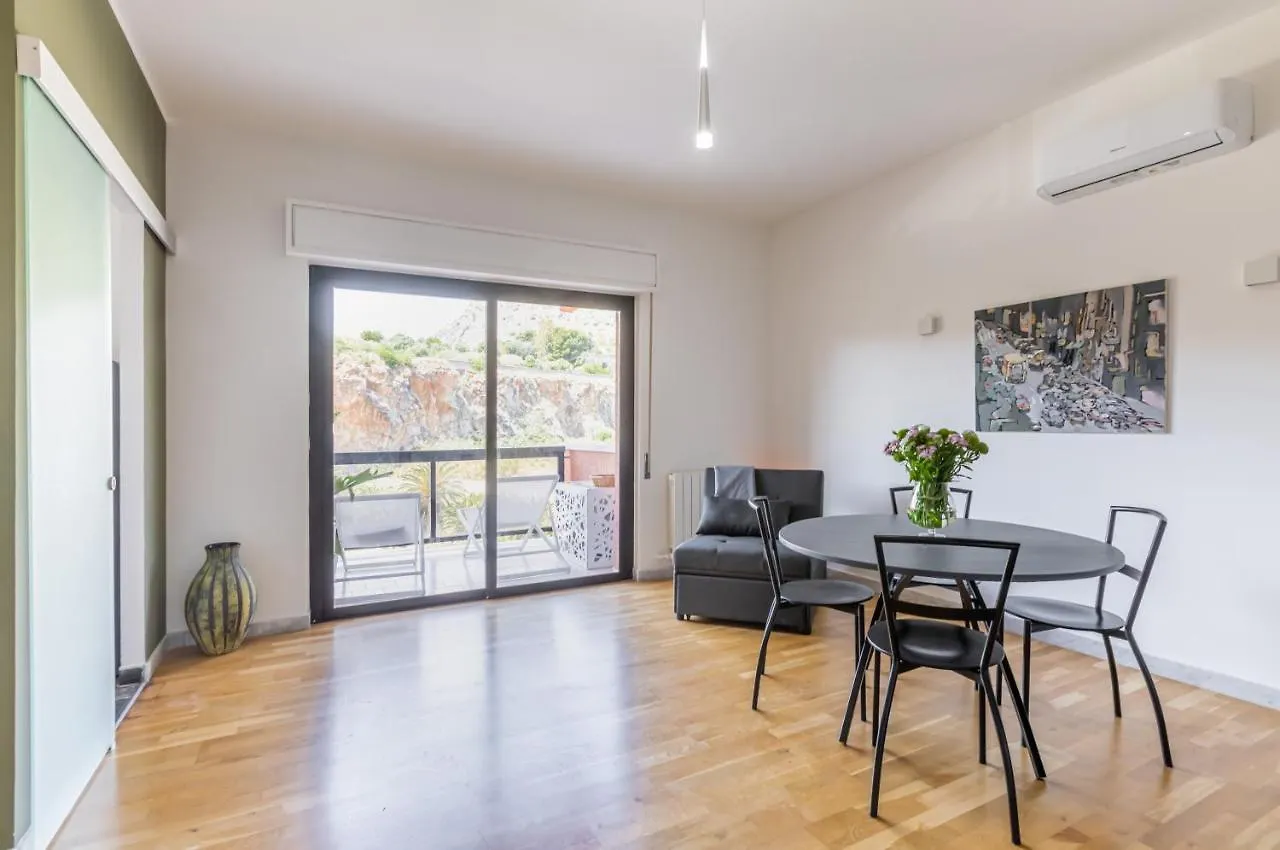 Arenella Elegant Apartment With Private Parking 巴勒莫