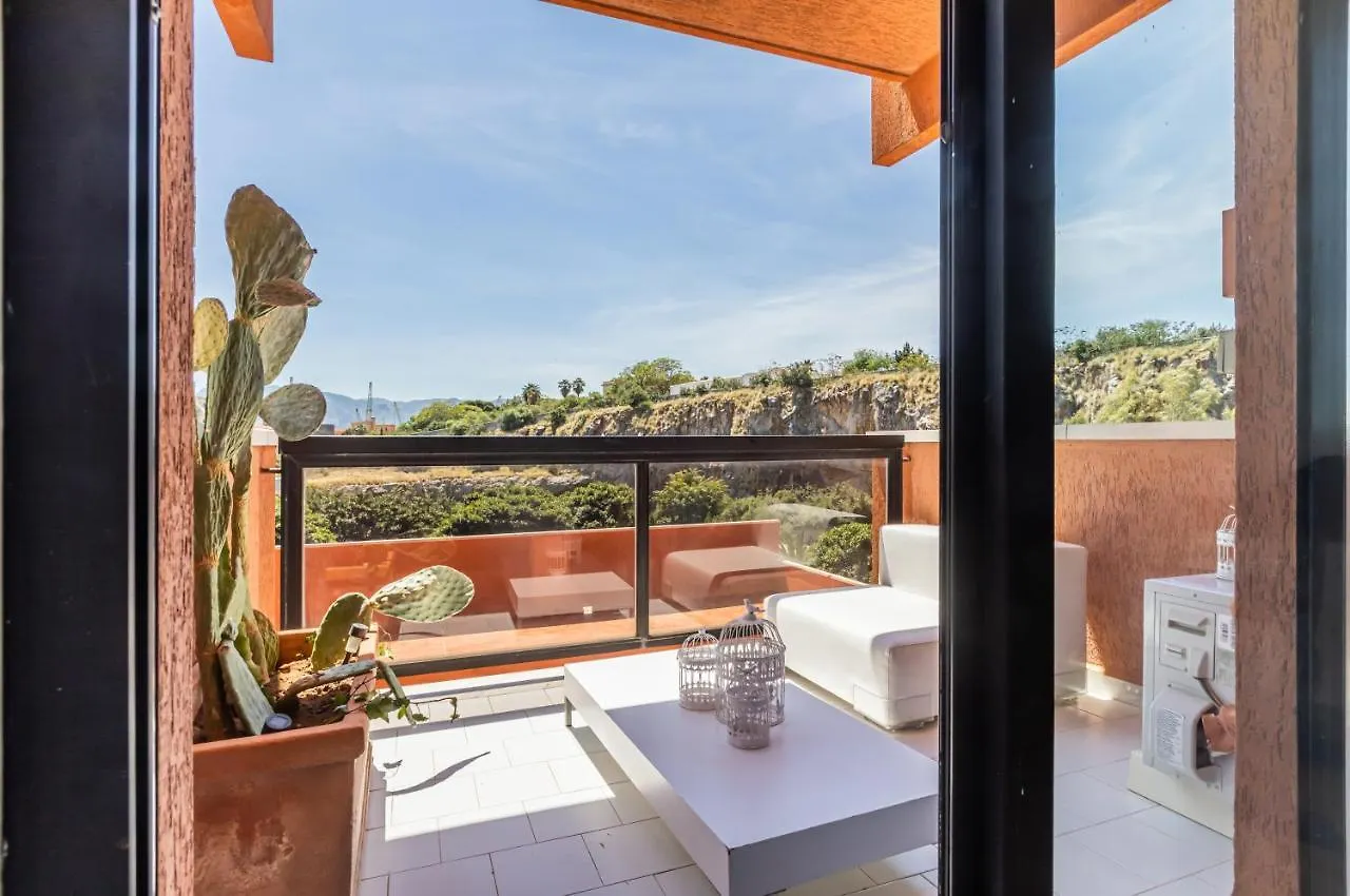 Arenella Elegant Apartment With Private Parking 巴勒莫